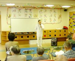 北山ディサービスセンターで転倒防止法の講師を務めた